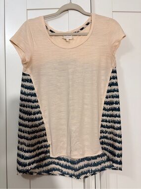 Deletta Cream Front Short Sleeve Top with dark green Patterned Sides and back